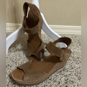 Pedro Garcia Classic Suede Wedge Sandals Size 40.5